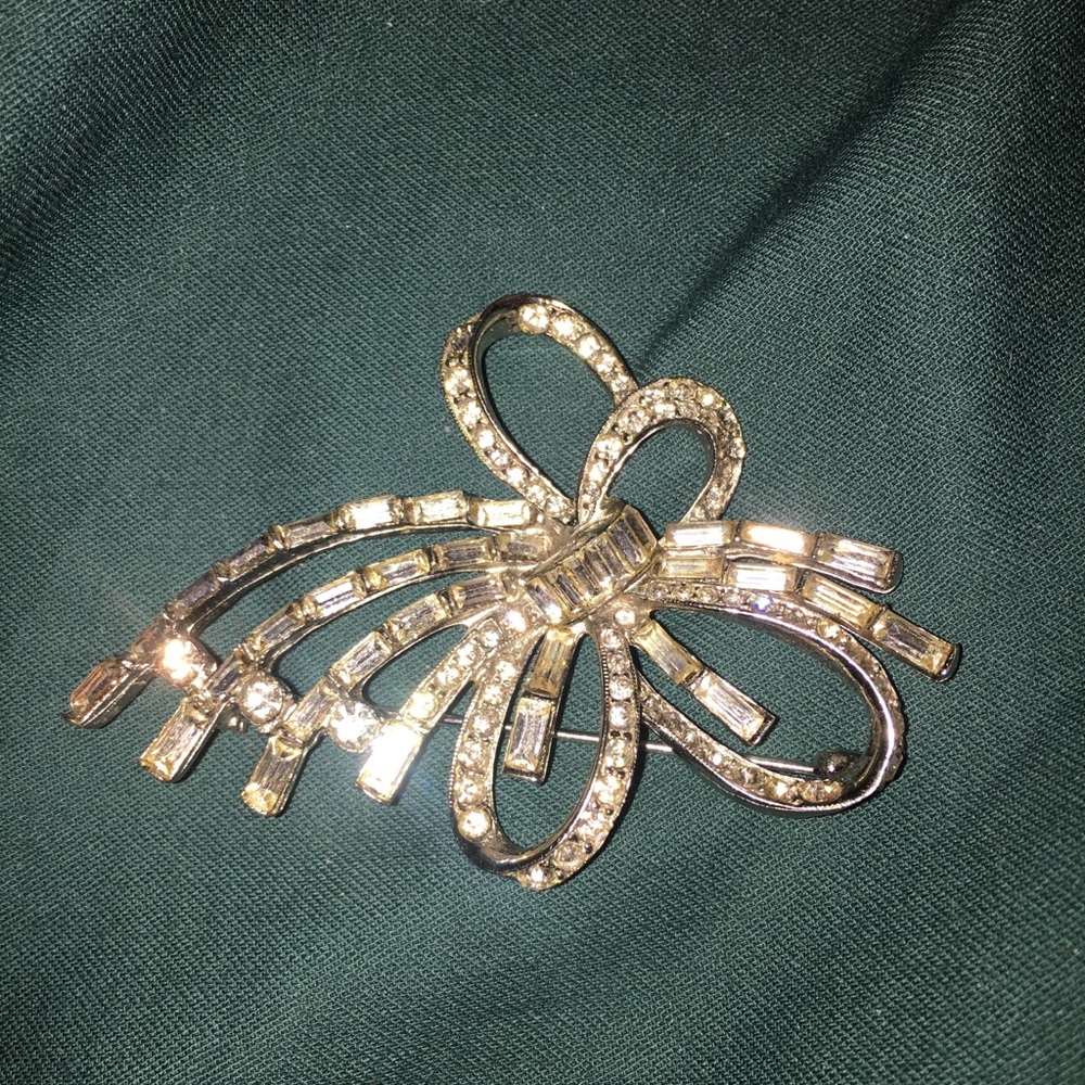 Costume Jewelry Crystal Pin